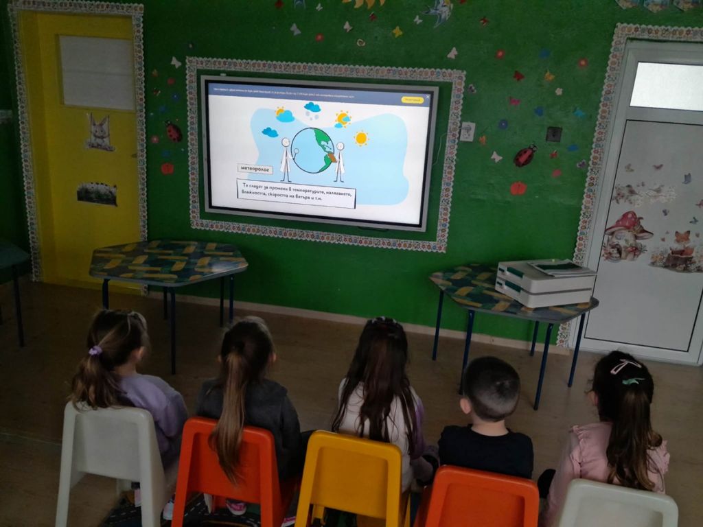 ТЕМА: "Зайчето и лошото време" - ДГ Първи юни - Партизани